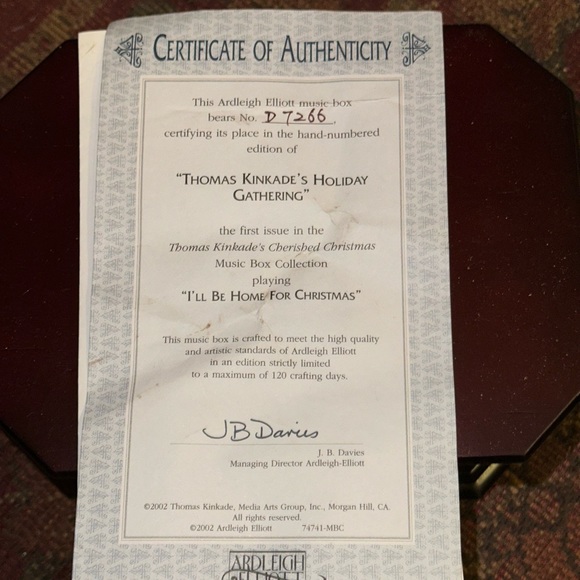 Beautiful Vtg 2002 Holiday Gathering Music box by Thomas Kinkade - Picture 9 of 12